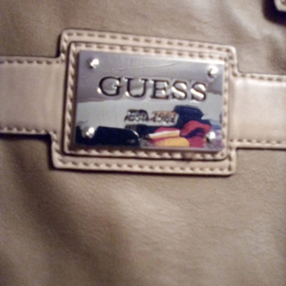 Guess purse - Picture 2 of 5